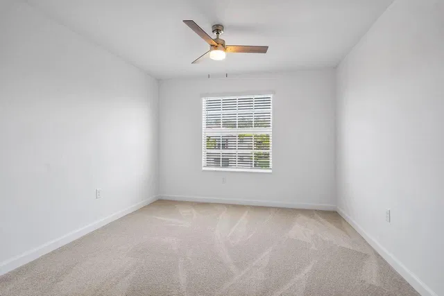 Residence photo 19