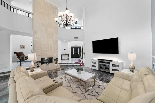 Residence photo 8