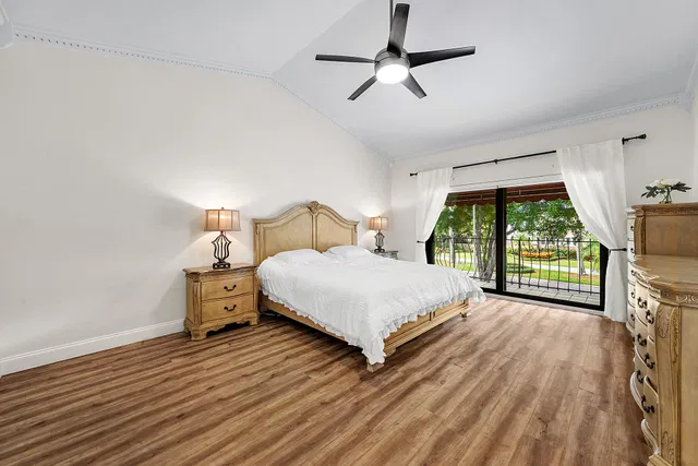 Residence photo 30