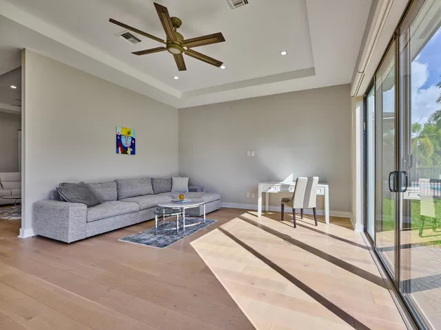 West Palm Beach Residence photo 12
