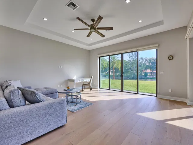 West Palm Beach Residence photo 14