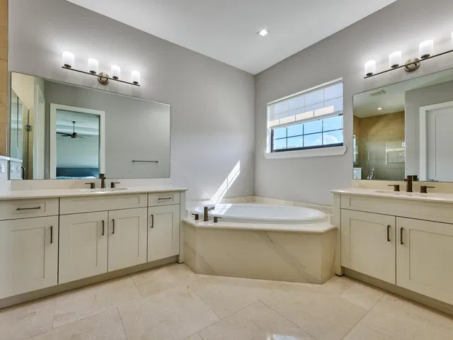 West Palm Beach Residence photo 18
