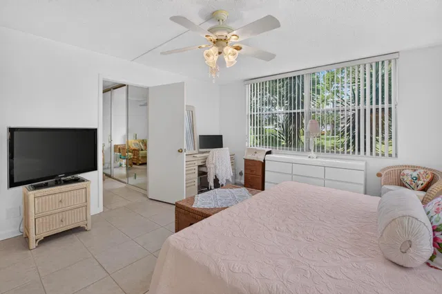 Unit 110 photo 18