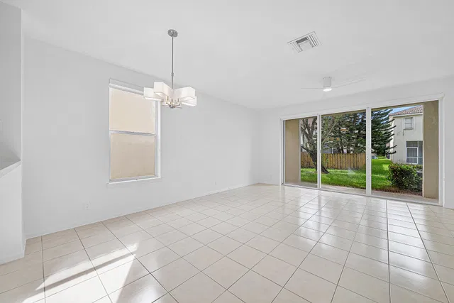 Residence photo 8
