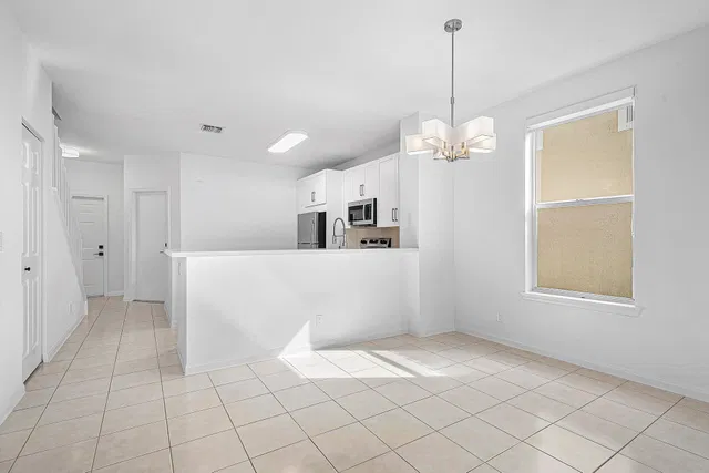 Residence photo 9