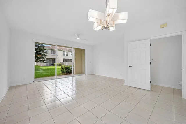 Residence photo 10