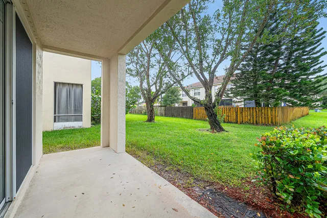 Residence photo 25