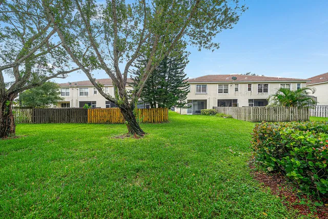 Residence photo 26