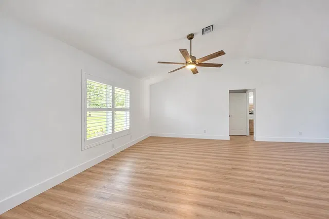 Residence photo 16