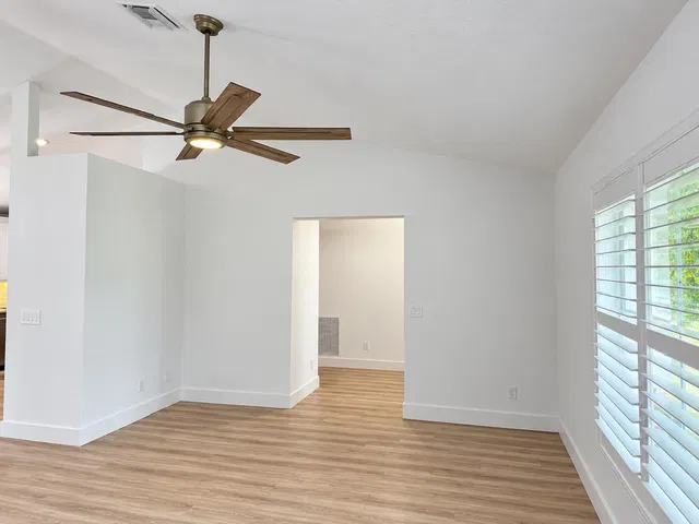Residence photo 18