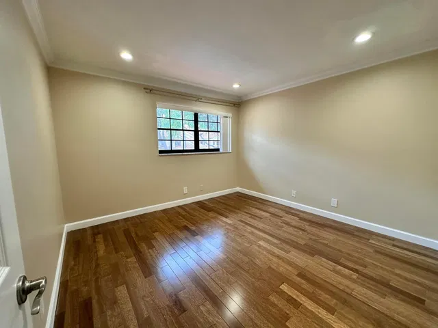 Residence photo 5