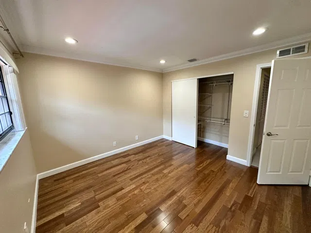 Residence photo 6