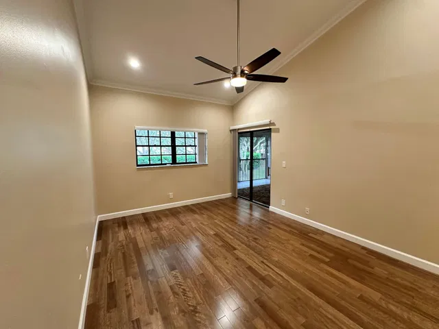 Residence photo 13