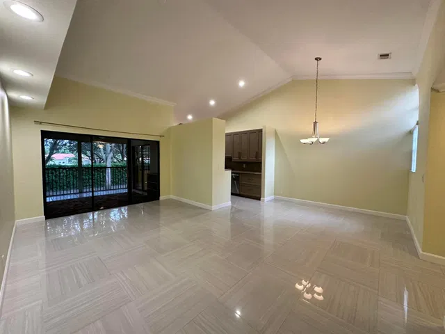 Residence photo 21