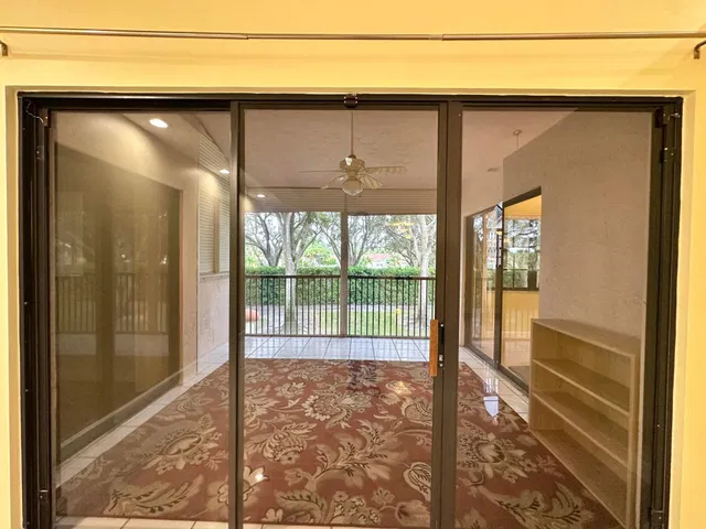 Residence photo 22