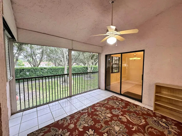 Residence photo 23