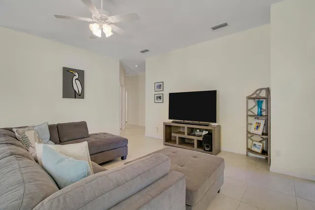 Residence photo 12