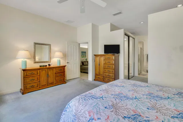 Residence photo 32
