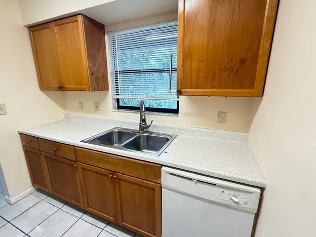  Residence photo 5