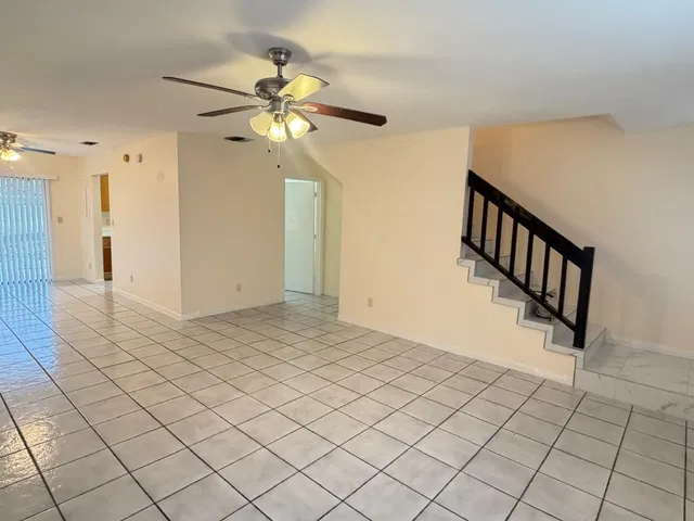  Residence photo 9