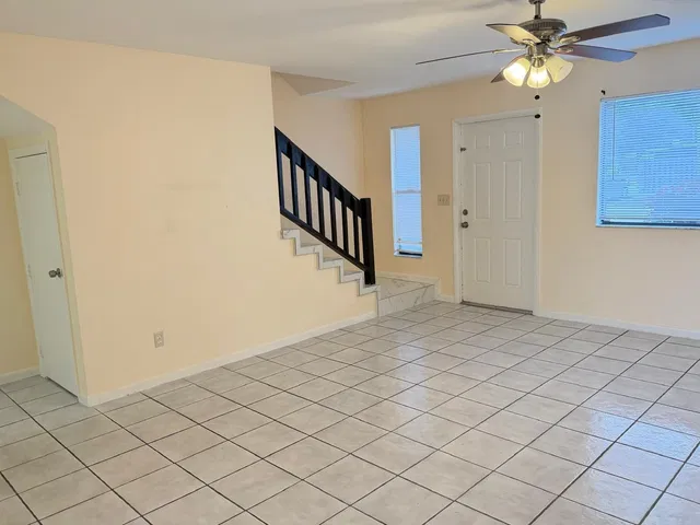  Residence photo 12