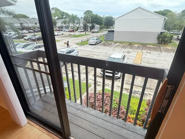  Residence photo 24