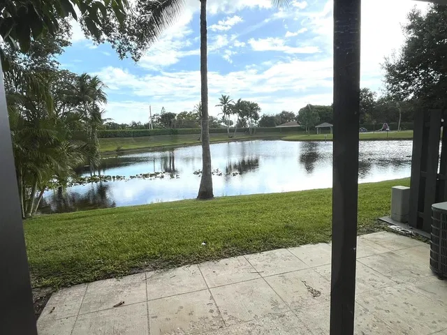 Residence photo 30