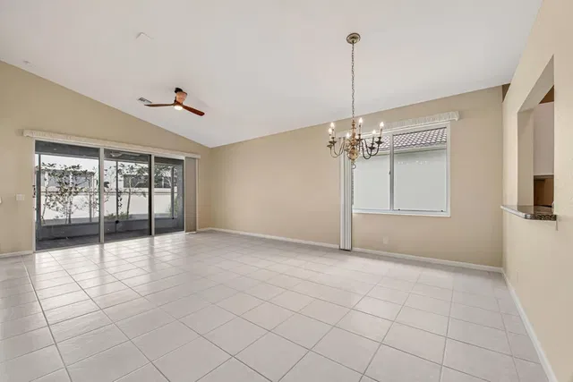  Residence photo 5