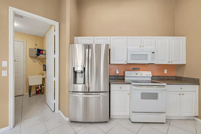  Residence photo 12