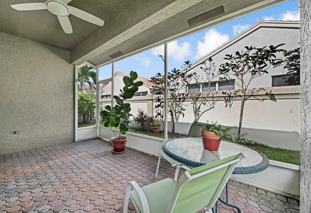  Residence photo 30