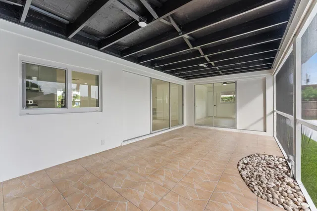 West Palm Beach Residence photo 28
