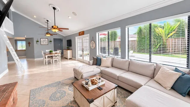 Residence photo 9