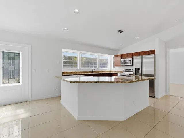  Residence photo 14