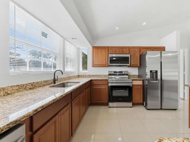  Residence photo 16