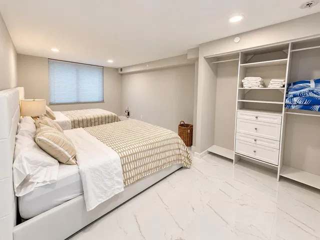 Unit 104 photo 6