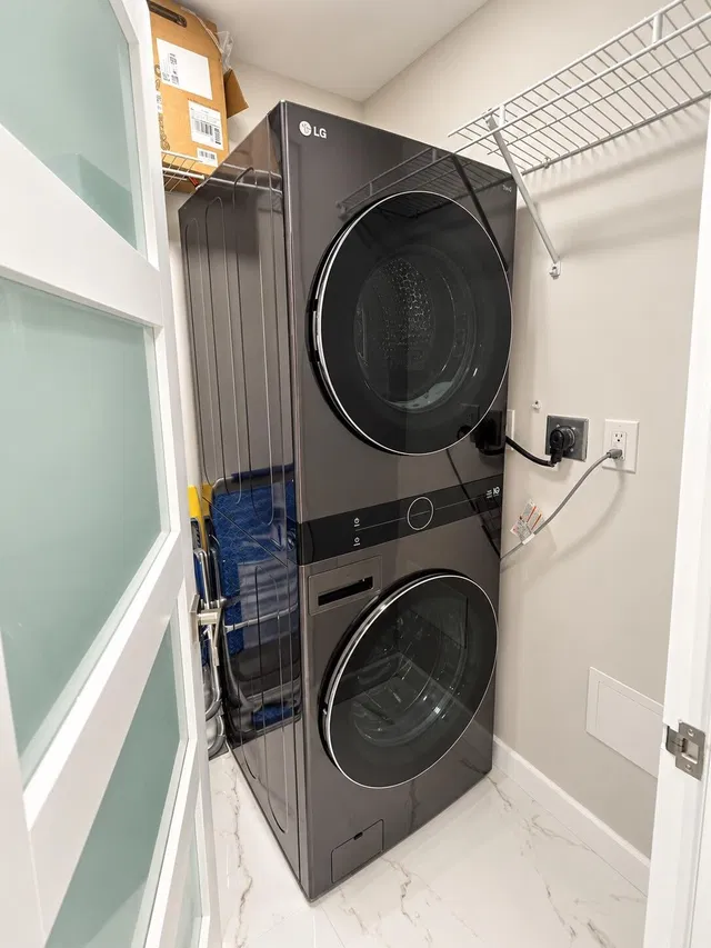 Unit 104 photo 10