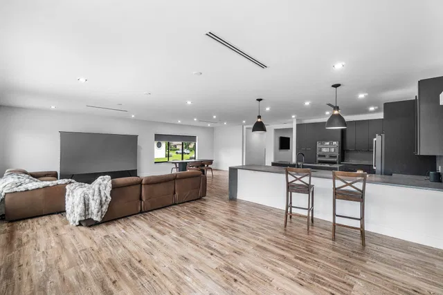  Residence photo 12