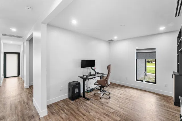  Residence photo 32