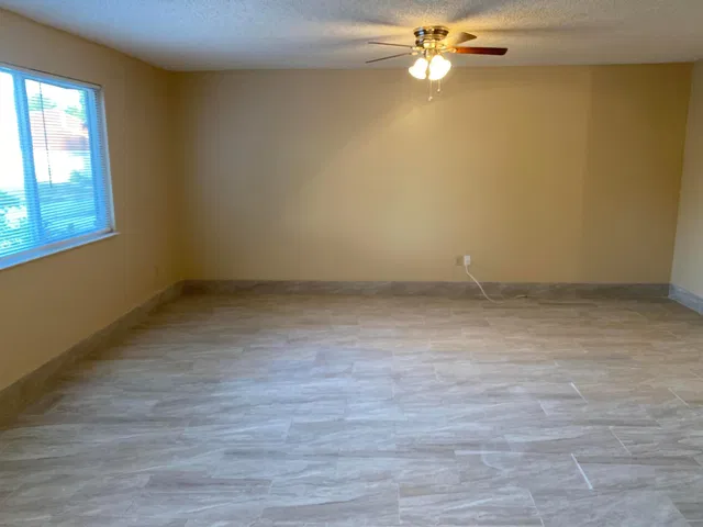  Residence photo 4