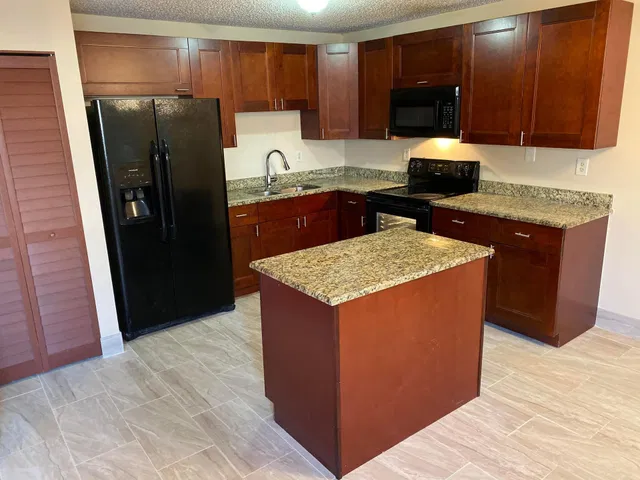  Residence photo 6