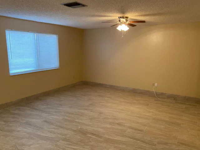  Residence photo 7