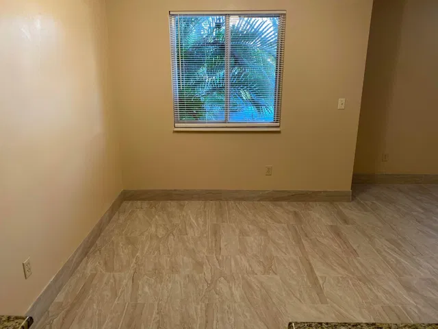  Residence photo 8