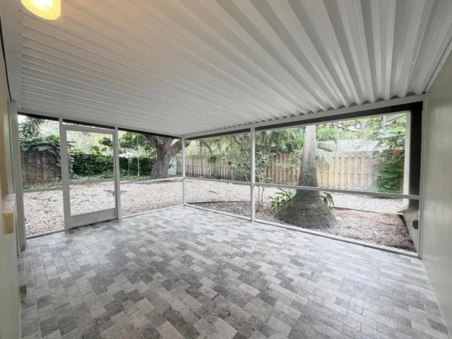 Residence photo 8
