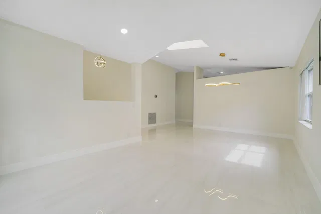 Residence photo 9