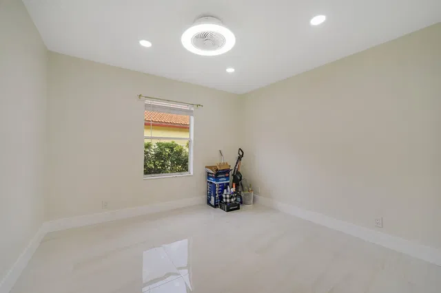 Residence photo 25