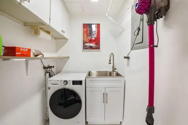 Consulate Place Unit 1205 photo 11