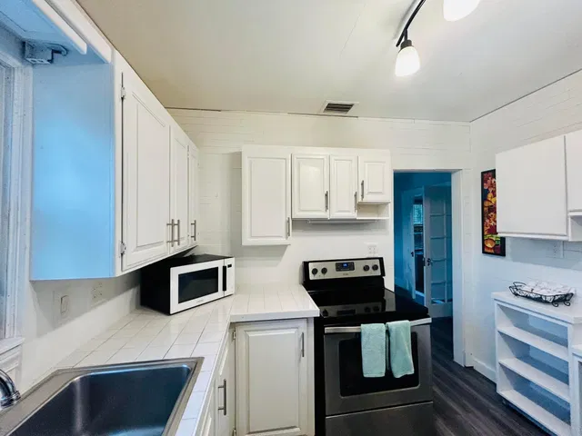  Residence photo 15