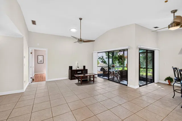Residence photo 5