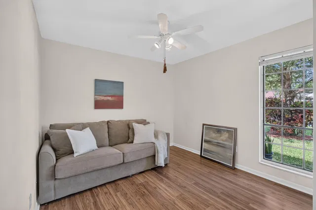 Residence photo 14