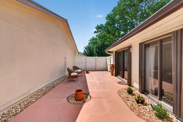 Residence photo 17